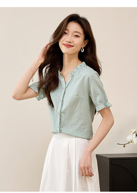 【专属特价】熙世界2025夏装新款雅致纯棉木耳边肌理衬衫女显瘦百搭衬衣上衣女 商品图2