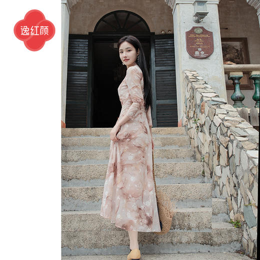 上海逸红颜晚漾2025年春夏新款网布植绒印花水滴领抽褶改良旗袍裙 商品图4