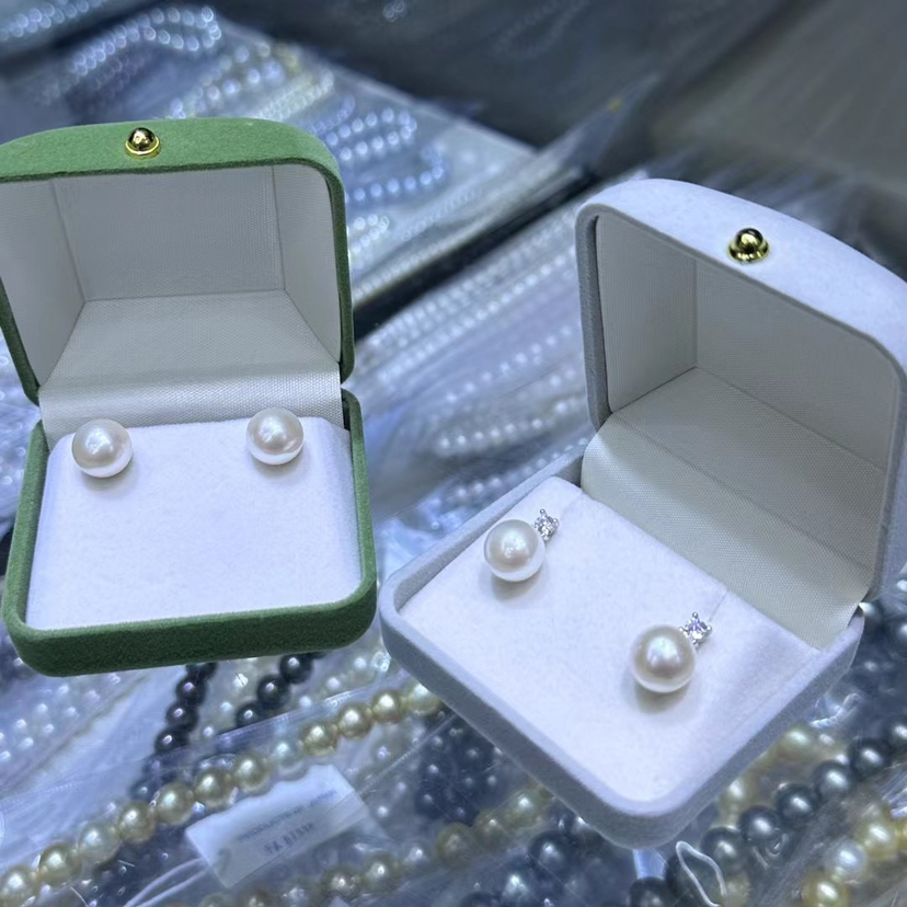 经典珍珠耳钉