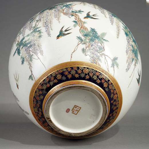 【已售】独角鹿西洋古董1890-1900年代日本明治时期出品「紫藤飛燕図」主题錦光山造款金彩枫叶纹萨摩烧装饰花瓶 商品图2