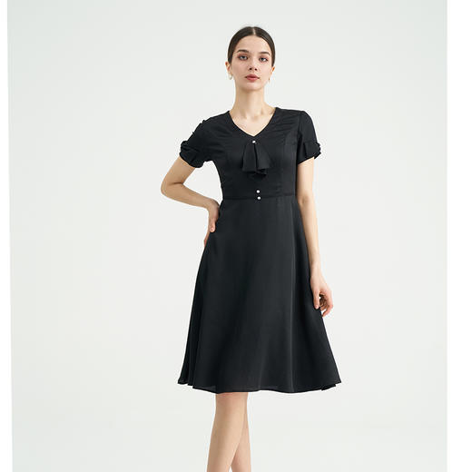 司歌v领修身短袖净色连衣裙小黑裙EA891113X 商品图2