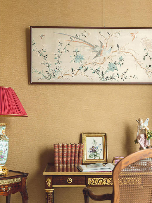 【已售】独角鹿西洋古董19世纪晚期中国出品「锦上添花」传统花鸟主题白缎地粤绣挂屏 商品图1