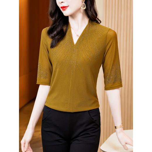 HT-2795实拍 新款气质百搭V领修身显瘦烫钻纯色中袖打底衫 商品图1