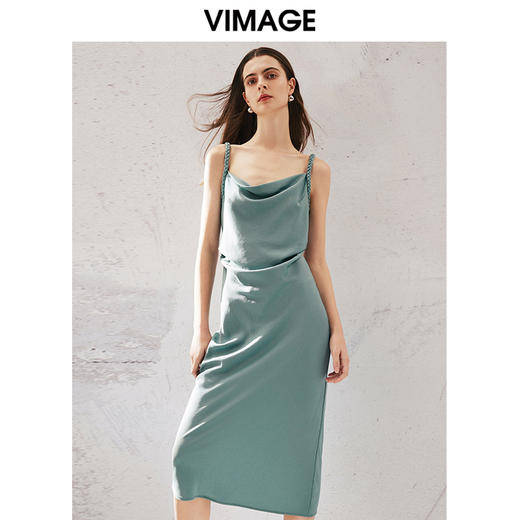 VIMAGE纬漫纪夏季新款气质慵懒荡领修身显瘦吊带连衣裙V2107733 商品图2