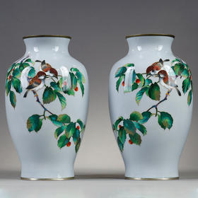 独角鹿西洋古董1910年代日本明治时期出品「離支伯趙」传统花鸟主题七宝烧花瓶一对