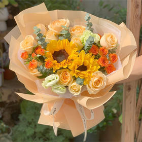 【母亲节花束】11支香槟玫瑰+2朵向日葵(可备注送货日期）