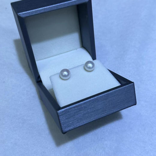 经典珍珠耳钉 商品图1