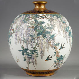 【已售】独角鹿西洋古董1890-1900年代日本明治时期出品「紫藤飛燕図」主题錦光山造款金彩枫叶纹萨摩烧装饰花瓶