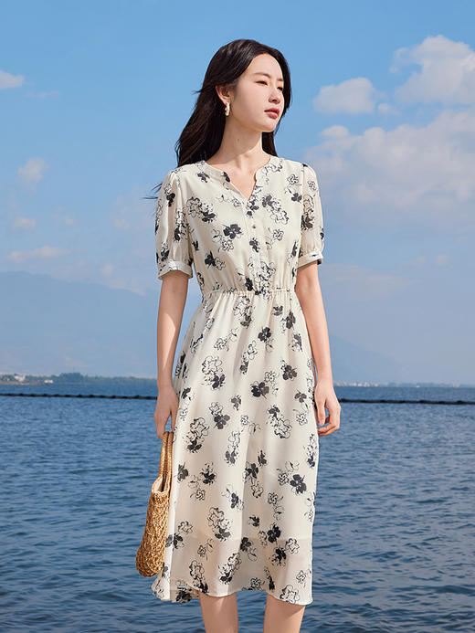 【专属特价】熙世界法式气质连衣裙2025夏季新款温柔风水墨印花碎花雪纺裙子 商品图4