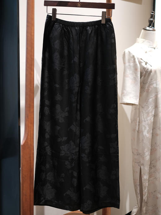 盛唐婧 |桑蚕丝重缎折枝玫瑰花直筒裤-黑色 商品图0