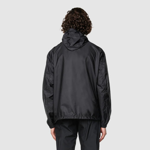 PRADA 普拉达 男士三角徽标刺绣再生尼龙 Piuma 夹克外套 黑色 SGC530 1WQ9 F0967 商品图2