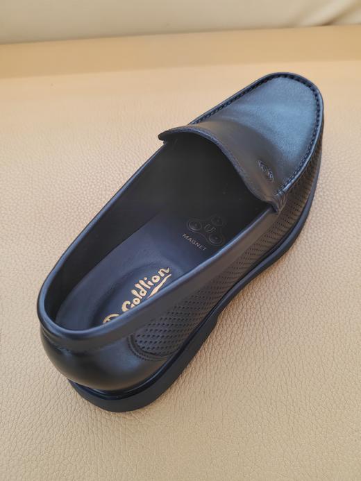 金利来皮鞋·商务正装款·简约大方·精选牛皮·两侧冲孔设计·透气性更佳·EPR大底轻便舒适 商品图1