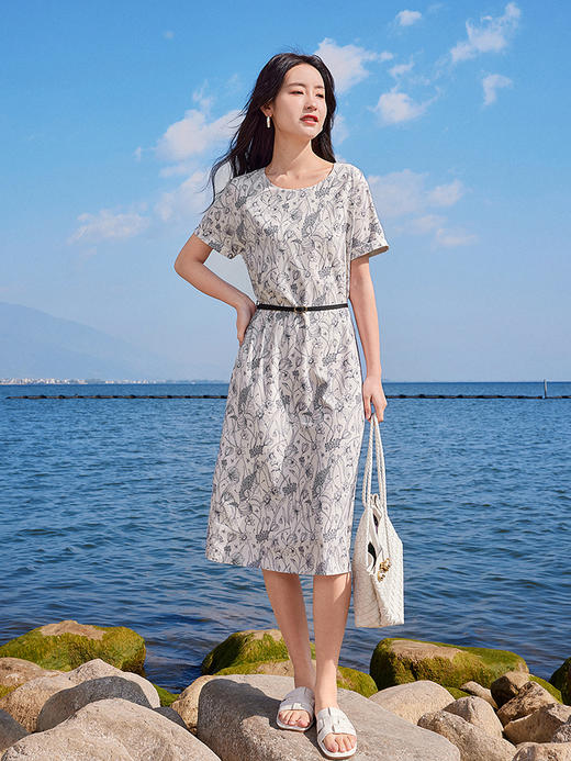 【专属特价】熙世界杏底黑花短袖连衣裙夏季新款复古印花裙子圆领显瘦中长裙 商品图4