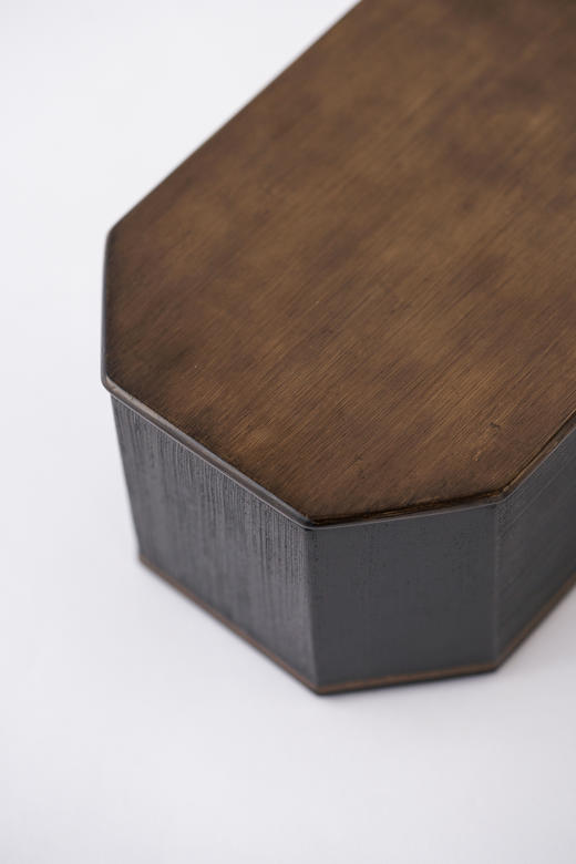 李钏毅*郭章乐44褐顶竖纹盒 商品图1