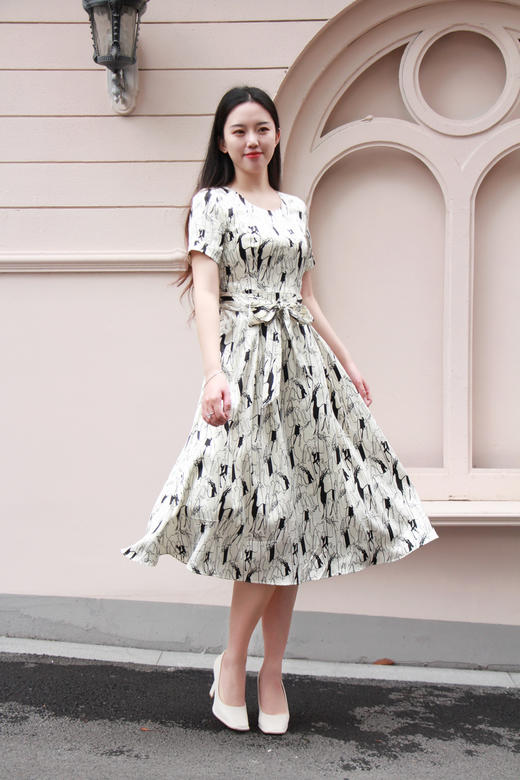 HJ2S21_凝脂色_连衣裙_春夏_轻奢缎面肌理同色系腰带收腰显瘦通勤气质连衣裙_高级女装_BERNIEELEN 伯妮斯茵 商品图8