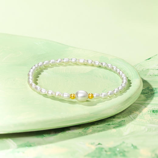 周六福18K金珍珠手串女款流莹优雅精致时尚小米珠小巧送女友礼物 商品图2