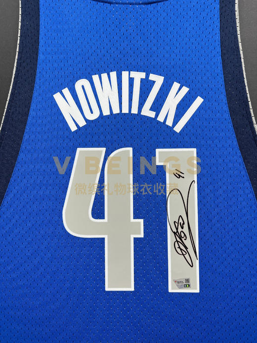收藏系列 诺维斯基 41号蓝色球迷版 亲笔签名球衣 商品图2