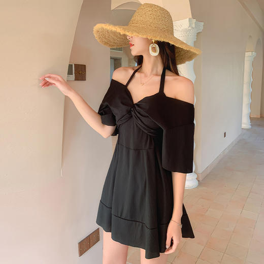 【新款泳衣系列】荷叶袖挂脖吊带连体裙式泳衣/分体式长袖运动泳衣/罩衫比基尼三件套泳衣 商品图0