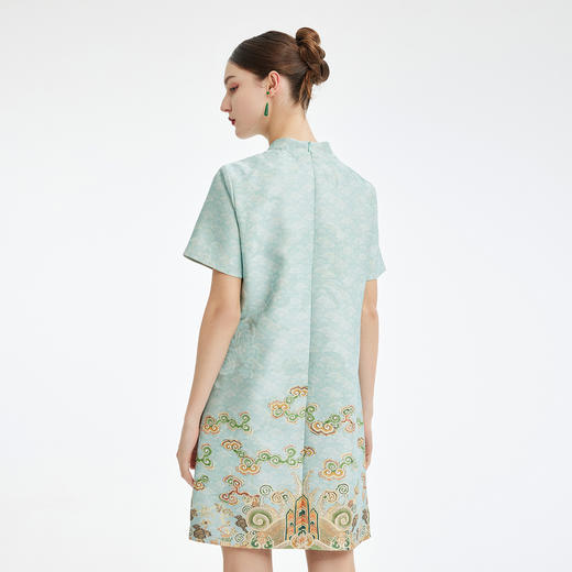 PF840斯尔丽2024新款新中式改良旗袍手工流苏盘扣提花定位花短袖连衣裙 商品图1