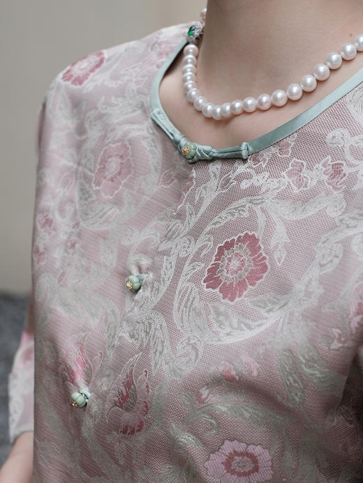 盛唐婧 |真丝花罗粉颜如梦对襟外套 商品图2