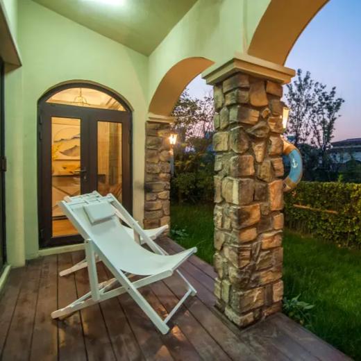 【烟台养马岛旅居】￥549起/双人1晚 --烟台隐居养马岛民宿度假套餐，欧式风情别墅，庭院深深，每一间客房望出去都是好景致 商品图5