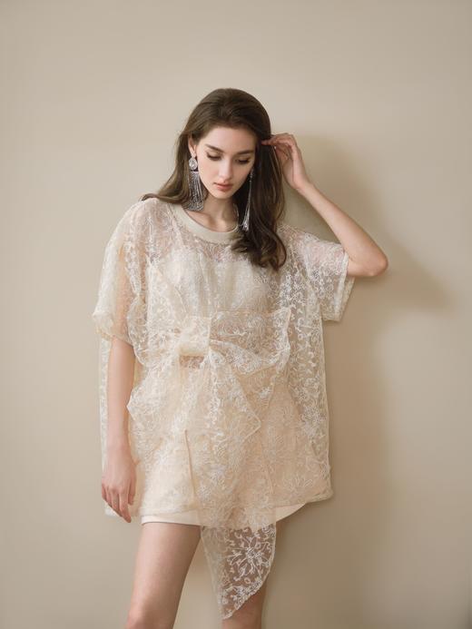 杏色花朵蕾丝立裁蝴蝶结长T恤上衣 商品图1