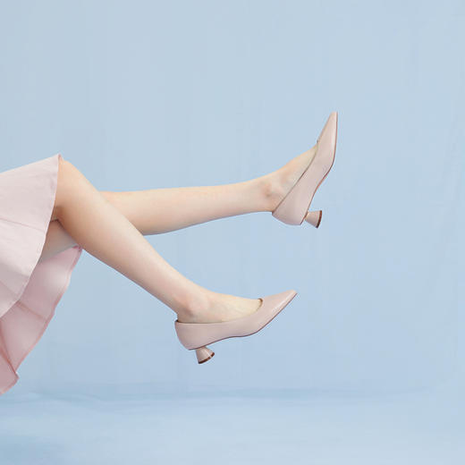 千百度中跟裸色浅口单鞋女春季尖头增高显瘦通勤小皮鞋A24106016 商品图4