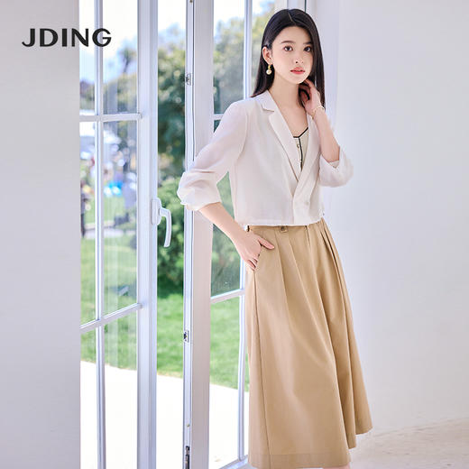 【商场同款】CJJJ507 “ 柔光外套 ” 杏米色柔和雅致对肤色友好 截短身长显好比例 下摆自然调节收口，弱化正式感 冰爽醋纤材质 顺滑舒适 商品图7