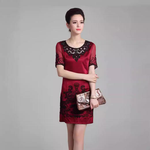 YQ-2024夏季重工真丝连衣裙中长款刺绣桑蚕丝连衣裙弹力缎镂空连衣裙 商品图2