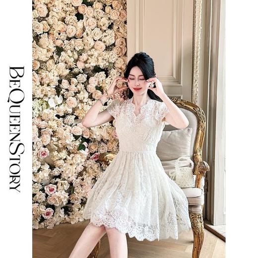BeQueenStory【浮雕繁花】镂空股线蕾丝法式宫廷风V领收腰连衣裙 商品图0