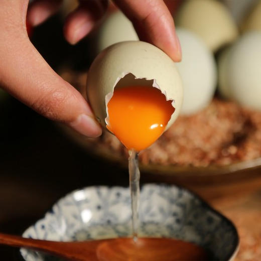 【高原散养绿壳蛋】 原生态 绿壳乌骨鸡蛋 胆固醇比普通鸡蛋低  30枚/份【生鲜发出不退不改，签收及时取出放在冰箱保鲜】（它比普通鸡蛋小） 商品图2