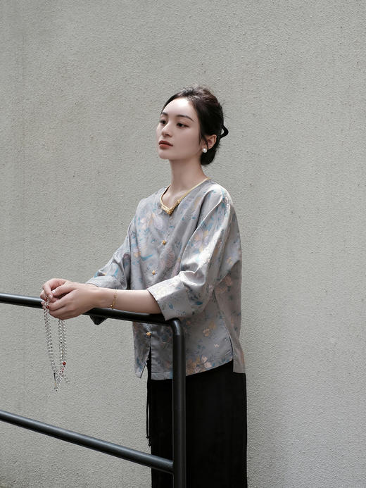 盛唐婧 |真丝花罗百花齐放对襟外套 商品图9