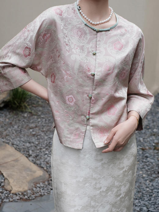 盛唐婧 |真丝花罗粉颜如梦对襟外套 商品图1