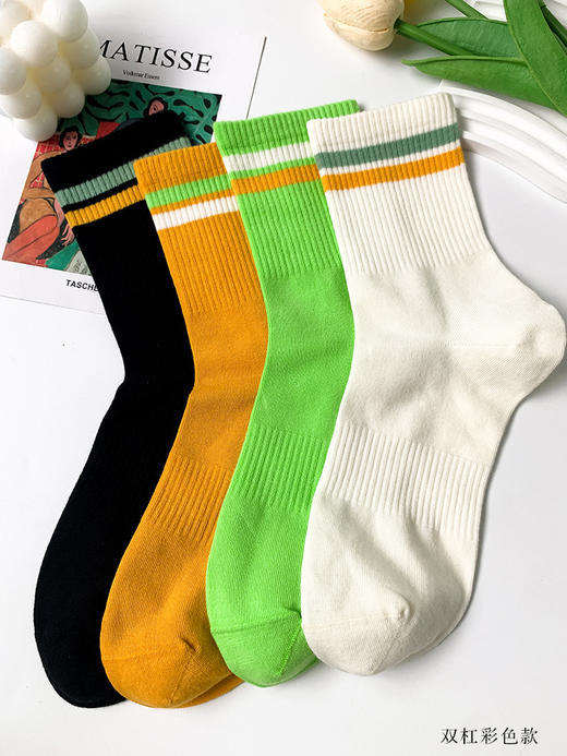 24春夏新品女士中筒棉质学院风街头运动横杠字母中邦女袜 商品图2