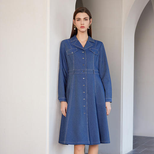 【半价款仿牛仔中长款连衣裙】24年春夏新品女士V领单排扣牛仔蓝连衣裙 商品图0