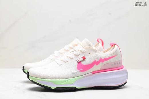 马拉松机能风格运动鞋 鞋款搭载柔软泡绵，在运动中为你塑就缓震脚感。 商品图4