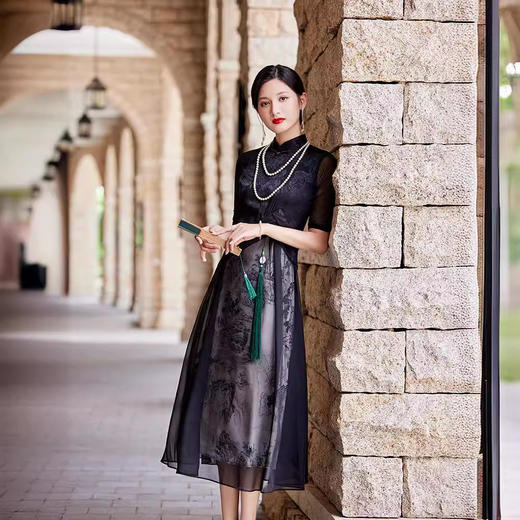 【高雅显年轻❗️轻奢复古长款连衣裙】用料奢华，彰显高贵，多种款式可选，复古黑色春夏款气质漂亮妈妈修身旗袍连衣裙，母亲节好礼L新年礼盒年货礼盒 商品图2