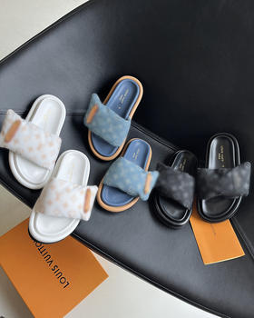 现货 THS 5.11-限时 驴家 暴走无压力 软糯舒适面包拖鞋 3色 BZ1172
