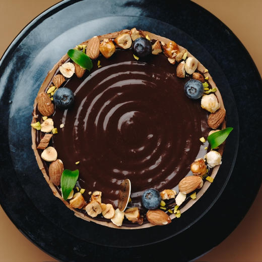 LITTLE WITCH黑巧克力慕斯 慕斯的尺寸看起来比较小哦 这款非常浓郁粗旷醇厚 比利时黑巧制作 商品图3