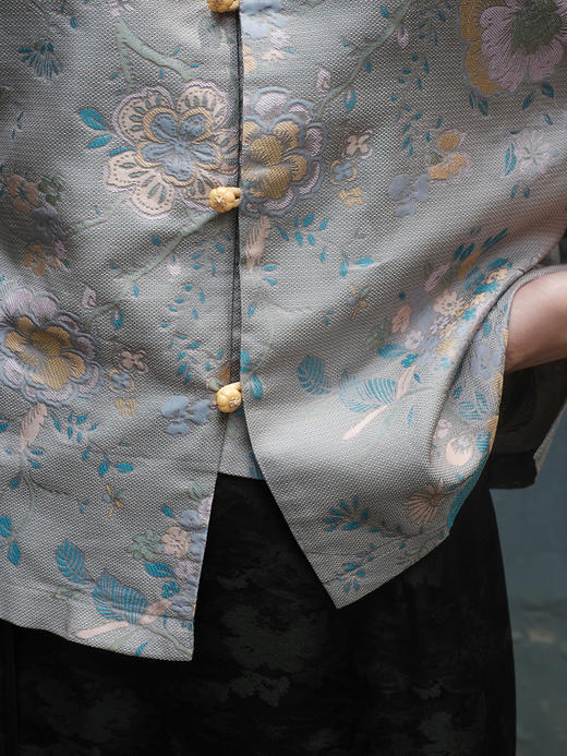 盛唐婧 |真丝花罗百花齐放对襟外套 商品图3