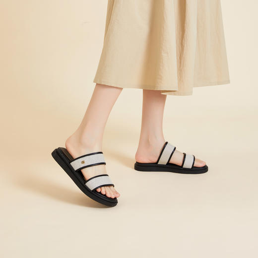 千百度休闲凉拖鞋女夏季厚底增高度假海边拖鞋A24301217 商品图4