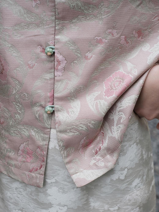 盛唐婧 |真丝花罗粉颜如梦对襟外套 商品图3