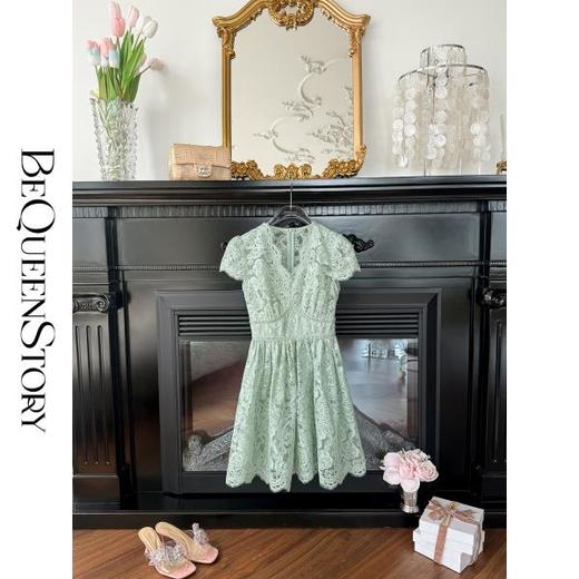 BeQueenStory【浮雕繁花】镂空股线蕾丝法式宫廷风V领收腰连衣裙 商品图4