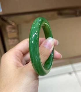 玉美人菲菲——精品碧玉手镯