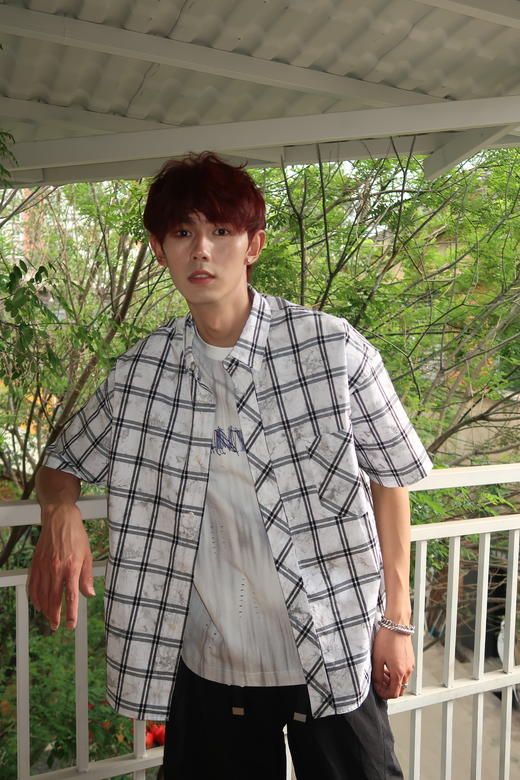 W429322173格纹做旧短袖衬衫 商品图3