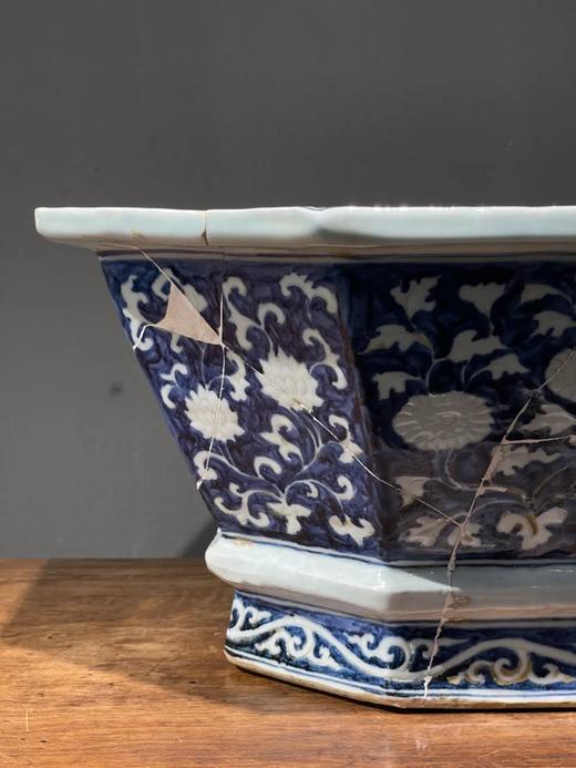 刷蓝地拔白刻花八方大盆，顺丰包邮 商品图3