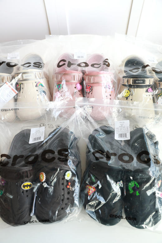 700块一双喔，一起波儿一个吧。胶片氛围感软底复古洞洞鞋A051080 商品图12