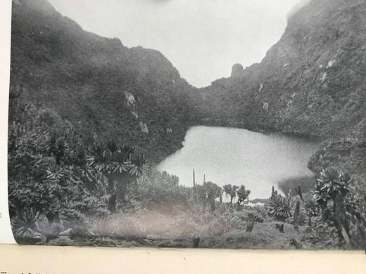 1943年 艾瑞克·希普顿《在山岗上》 约30余幅插图 漆布精装32开 商品图13