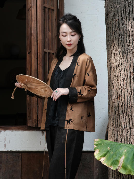 盛唐婧 |真丝香云纱双燕齐飞烟管裤 商品图3