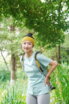 夏天需要一件绿色的T恤